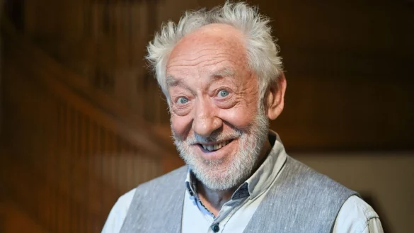 Dieter Hallervorden - noch 89 - Ende August auf der Jahrespressekonferenz seines Schlosspark-Theaters in Berlin. (Archivbild) - © Jens Kalaene/dpa