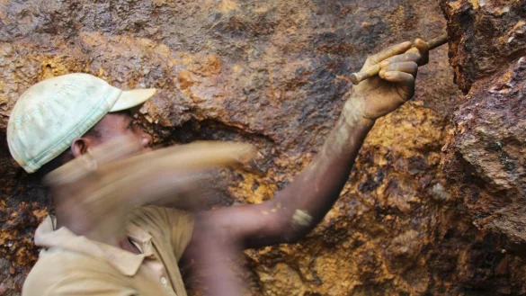 Ein Arbeiter in einer Mine im Ostkongo. (Archivbild) - &copy; J&uuml;rgen B&auml;tz/dpa