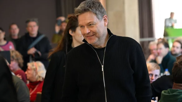 Grünen-Kanzlerkandidat Robert Habeck wirbt für ein stärkeres Europa. - © Federico Gambarini/dpa