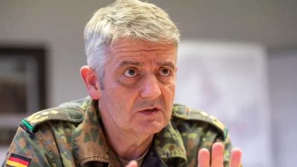 Generalleutnant Sollfrank will eine wirksame Abschreckung. (Archivbild) - © Christophe Gateau/dpa