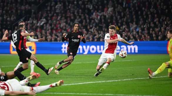 Eintracht Frankfurt darf auf den Einzug ins Viertelfinale der Europa League hoffen. - © Arne Dedert/dpa