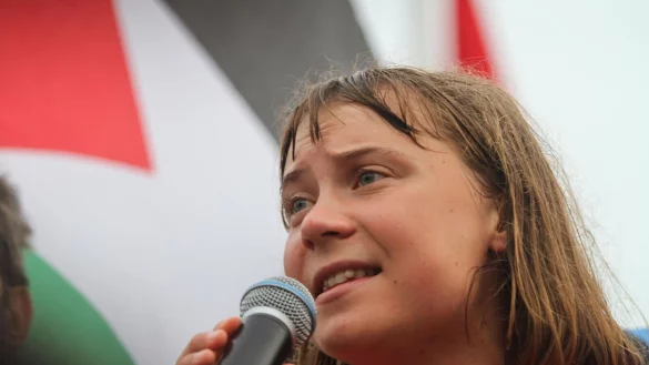Erneut ist Greta Thunberg an Bord eines der Schiffe der Flotte. (Archivbild) - &copy; Hasan Mrad/ZUMA Press Wire/dpa