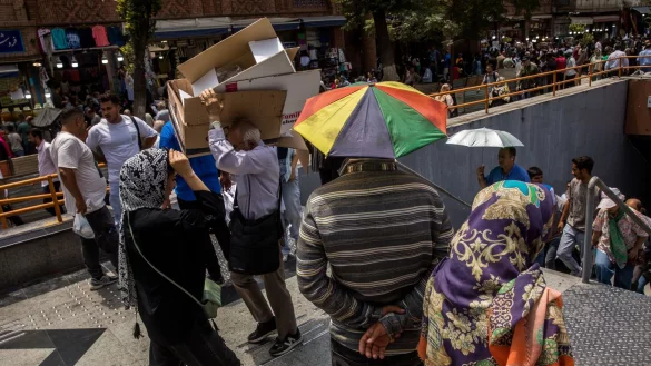 Unerträglich heiß ist es in Teilen des Iran. - © Alireza Masoumi/ISNA/dpa