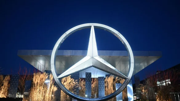 Mercedes-Benz legt Plan für mehr Profitabilität vor. - © Bernd Weißbrod/dpa