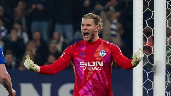 Loris Karius blieb bei seinem Debüt ohne Gegentor. - © Bernd Thissen/dpa