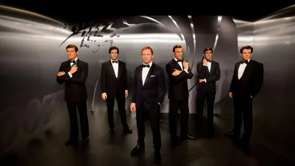 Fr&uuml;here James-Bond-Darsteller als Wachsfiguren bei Madame Tussauds in London. Wer gesellt sich dazu? - &copy; Madame Tussauds/dpa