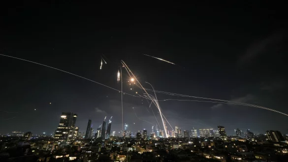 Iran hat mit einem Gegenangriff auf Israel begonnen. - &copy; Leo Correa/AP/dpa