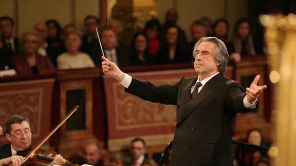 Muti dirigierte das Traditionskonzert zum siebten und letzten Mal. (Bild: Archiv) - © Dieter Nagl/WIENER PHILHARMONIKER/dpa