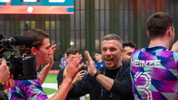 Der 1. FC Köln bleibt Podolskis Herzensclub. - © Soeren Stache/dpa