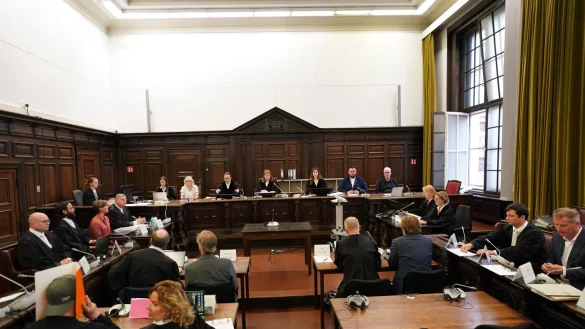 Einer der Verteidiger ist mit einem Befangenheitsantrag gegen das Gericht gescheitert. (Archivbild) - &copy; Marcus Brandt/dpa Pool/dpa