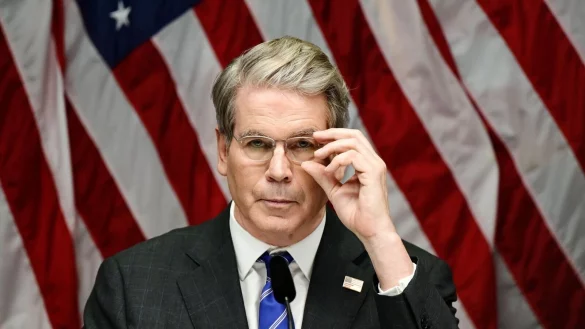 Der Deal, wonach zwei Chipkonzerne f&uuml;r Lizenzen zum China-Export an die US-Regierung zahlen, k&ouml;nnte laut US-Finanzminister Bessent auch in anderen Branchen gelten. - &copy; Magnus Lejhall/TT News Agency/AP/dpa