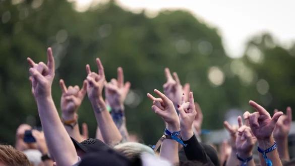 Die Rettungskräfte haben in diesem Jahr deutlich mehr Einsätze - eben weil deutlich mehr Menschen auf dem Festival sind. - © Daniel Karmann/dpa