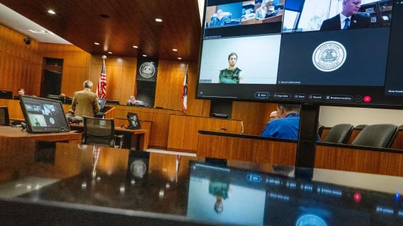 Richter Graf verlas bei der Vorladung erneut die Anklagepunkte. - &copy; Scott G Winterton/Pool The Deseret News/AP/dpa