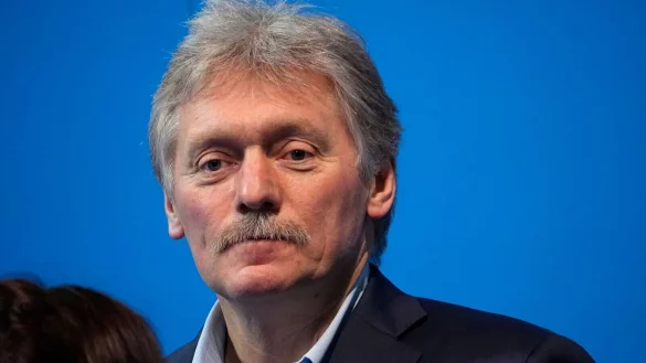 Kremlsprecher Peskow lehnte die ukrainische Forderung nach einer sofortigen Übergabe des russischen Memorandums mit Vorschlägen für eine Waffenruhe ab. (Archivbild) - © Alexander Zemlianichenko/AP/dpa