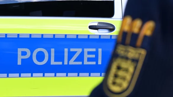 Der 13-J&auml;hrige war dem Sprecher zufolge mit seinen Erziehungsberechtigten in einer Reisegruppe unterwegs. (Symbolbild) - &copy; Bernd Wei&szlig;brod/dpa