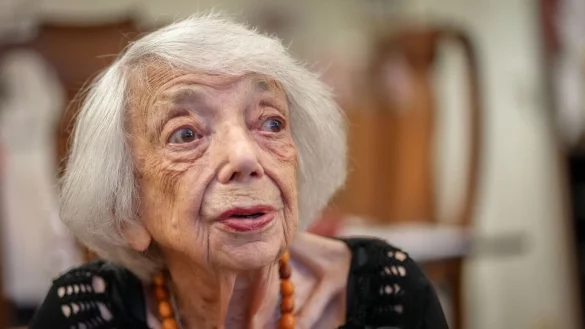 Margot Friedländer warnt vor Gefahren für die Demokratie. - © Kay Nietfeld/dpa