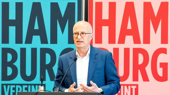 Hamburgs Bürgermeister hatte vor der Zustimmung des Landesparteitags für den neuen Koalitionsvertrag mit den Grünen geworben. - © Daniel Bockwoldt/dpa