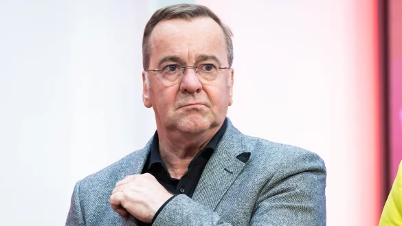 Minister Pistorius hat sich skeptisch hinsichtlich der Lieferung von Taurus an die Ukraine gezeigt. - © Moritz Frankenberg/dpa