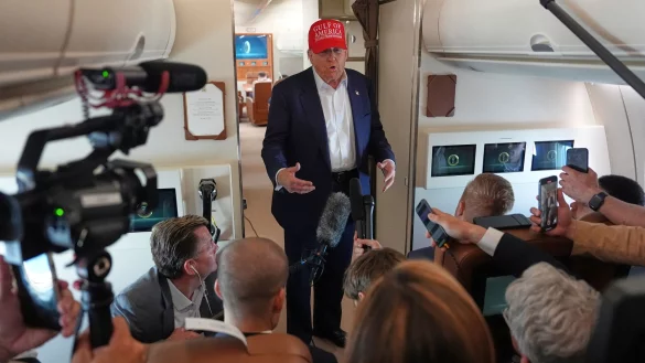 Israel hat nach Angaben von US-Präsident Trump notwendigen Bedingungen für den Abschluss einer Waffenruhe zugestimmt. - © Evan Vucci/AP/dpa