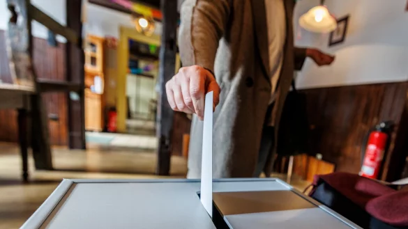 Bei der Bundestagswahl liegt die CDU auch in NRW klar in Führung. - © Christoph Reichwein/dpa