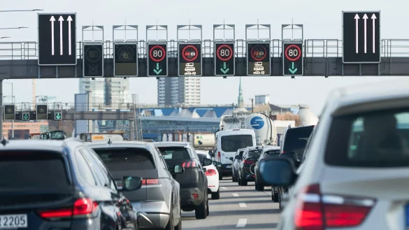 Autobauer bekommen in der EU mehr Zeit, um sich an Klimavorgaben zu halten. (Archivbild) - © Georg Wendt/dpa