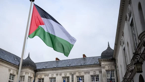 Einige franz&ouml;sische Kommunen haben die pal&auml;stinensische Flagge gehisst. - &copy; Loic Venance/AFP/dpa