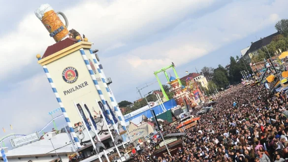 Das Gel&auml;nde wurde vor&uuml;bergehend wegen &Uuml;berf&uuml;llung geschlossen. - &copy; Felix H&ouml;rhager/dpa