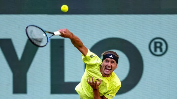 Alexander Zverev hat sich in Halle ins Viertelfinale gekämpft. - © David Inderlied/dpa