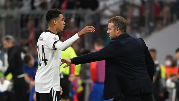 Bundestrainer Hansi Flick setzt gro&szlig;e Hoffnungen in Jamal Musiala. - &copy; Sven Hoppe/dpa