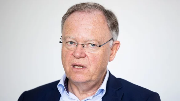 Der nieders&auml;chsische Ministerpr&auml;sident Stephan Weil (SPD) ist der Ansicht, dass Konflikte in der Ampel zu oft nach au&szlig;en getragen werden. - &copy; Michael Matthey/dpa