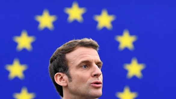 Emmanuel Macron habe seit Beginn seiner Pr&auml;sidentschaft die Vertiefung der europ&auml;ischen Zusammenarbeit zum Schwerpunkt seiner Politik gemacht und st&auml;rke so den Frieden in Europa, teilte die Wirtschaftliche Gesellschaft f&uuml;r Westfalen und Lippe (WWL) mit. - &copy; Bertrand Guay/POOL AFP/AP/dpa