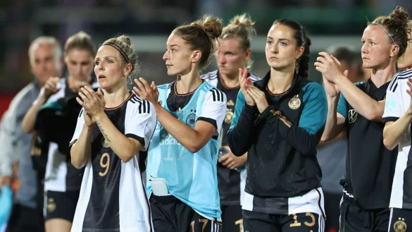 Die deutschen Fu&szlig;ballerinnen konnten sich im letzten Test vor der WM gegen Sambia kein Erfolgserlebnis holen. - &copy; Daniel Karmann/dpa