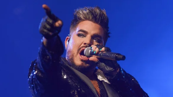 F&uuml;r sein neues Album &laquo;High Drama&raquo; hat Adam Lambert Coverversionen von Liedern unterschiedlicher K&uuml;nstler und Epochen aufgenommen. - &copy; Joerg Carstensen/dpa