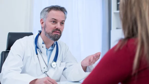 &laquo;Das m&uuml;ssen Sie selbst zahlen&raquo;: Nur der Hinweis auf eine Selbstzahler-Leistung vom Arzt reicht nicht. Er muss seine Patientin schriftlich &uuml;ber die voraussichtlichen Kosten informieren. - &copy; Christin Klose/dpa-tmn