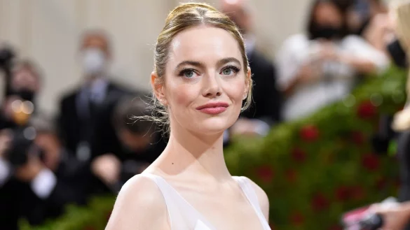 Emma Stone bei ber Benefizgala des Costume Institute des Metropolitan Museum of Art 2022. - &copy; Evan Agostini/Invision/dpa