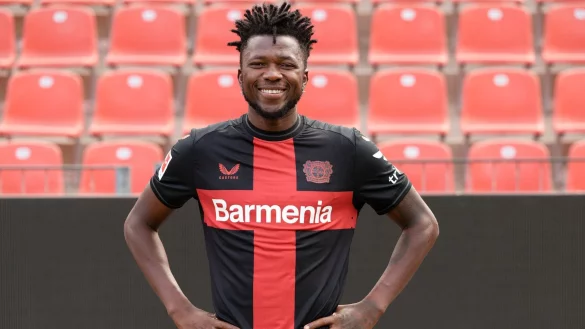 Edmond Tapsoba beim Mannschaftsfototermin f&uuml;r Bayer Leverkusen. - &copy; Henning Kaiser/dpa