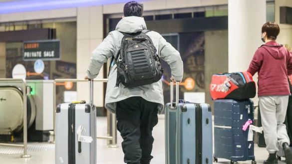 Deutschland hat f&uuml;r Einreisende aus China wegen der dortigen Corona-Welle eine Testpflicht eingef&uuml;hrt. - &copy; Frank Rumpenhorst/dpa