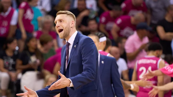 Der Trainer des Basketball-Bundesligisten Telekom Baskets Bonn: Tuomas Iisalo. - &copy; Thomas Frey/dpa