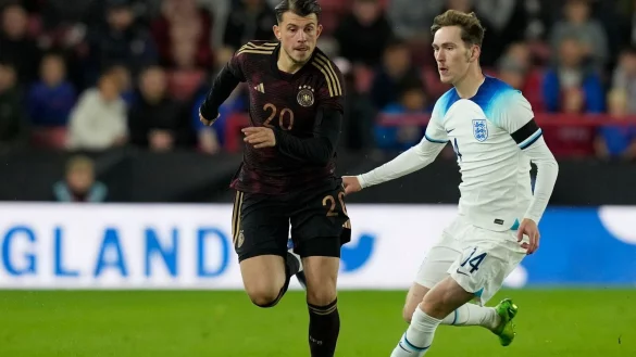 Erteilte dem DFB eine Absage: Lazar Samardzic (l). - &copy; Andrew Yates/CSM via ZUMA Press Wire/dpa