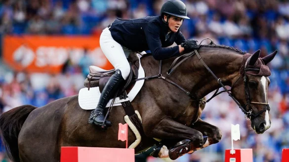 Springreiterin Katrin Eckermann hat den Gro&szlig;en Preis beim internationalen F&uuml;nf-Sterne-Turnier am Strand von Miami gewonnen. - &copy; Uwe Anspach/dpa