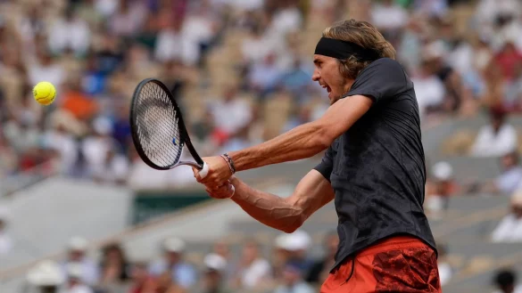 Alexander Zverev verlor sein Halbfinale gegen Casper Ruud glatt in drei S&auml;tzen. - &copy; Thibault Camus/AP/dpa
