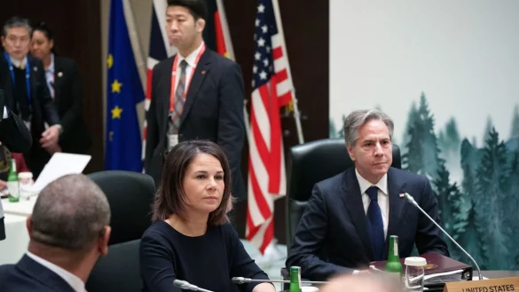 Au&szlig;enministerin Annalena Baerbock und US-Au&szlig;enminister Antony Blinken (r). - &copy; Soeren Stache/dpa