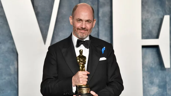 Edward Berger feiert seinen Triumph bei der Vanity Fair Oscar Party in Beverly Hills. - &copy; Evan Agostini/Invision/AP/dpa