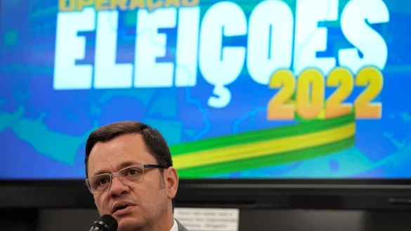 Der ehemalige brasilianische Justizminister Anderson Torres ist bei der Wiedereinreise verhaftet worden. - © Eraldo Peres/AP/dpa