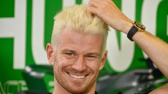 Unfreiwillig im Rummel des neuen Barbie-Films: Formel-1-Fahrer Nico H&uuml;lkenberg vom Team Haas. - &copy; Denes Erdos/AP/dpa