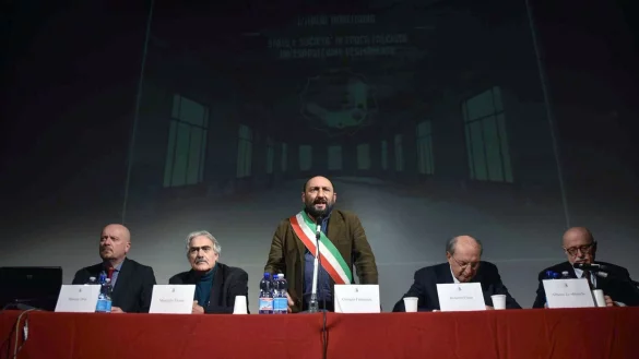 B&uuml;rgermeister Giorgio Frassineti (M) will ein Faschismus-Dokumentationszentrum errichten. - &copy; Road TV/Ill&eacute;gitime D&eacute;fense/ARTE/dpa