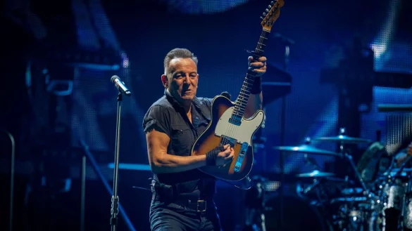 Bruce Springsteen und die E Street Band starten ihre Welttournee im Olympiastadion in Barcelona. - &copy; Emilio Morenatti/AP/dpa