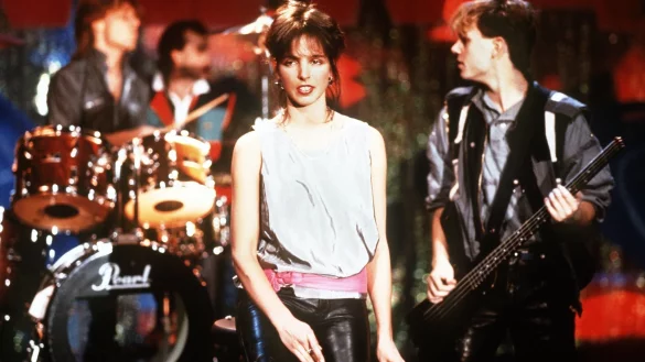 Pops&auml;ngerin Nena mit ihrer Band bei einem Auftritt 1984. - &copy; Gerecht/dpa