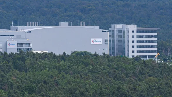 Rund 1000 Arbeitspl&auml;tze sollen durch den Ausbau des Infineon-Standorts in Dresden entstehen. - &copy; Robert Michael/dpa-Zentralbild/dpa