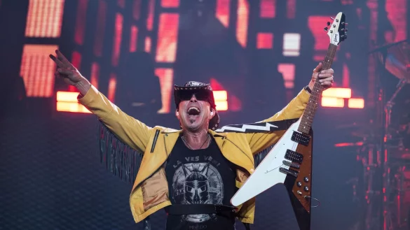 Rudolf Schenker beim Auftaktkonzert der &laquo;Rock Believer Tour&raquo; in Dortmund. - &copy; Bernd Thissen/dpa